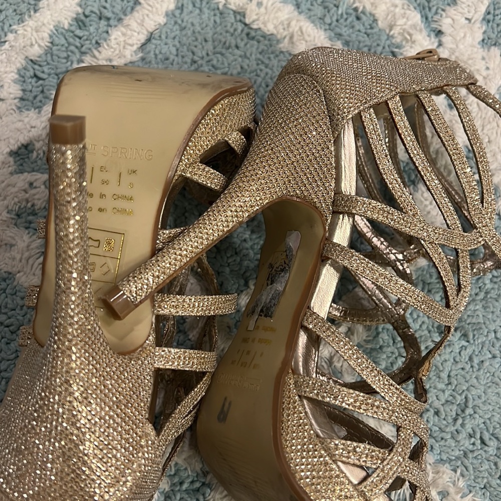 Shoes - Picture 4 of 8
